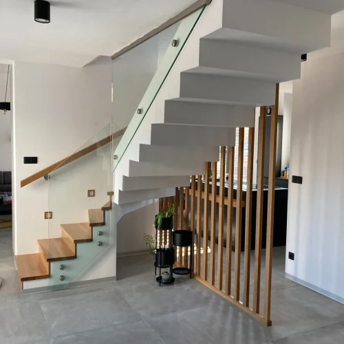 2022_03_04 Schodiště 3a[16418] Dobríš